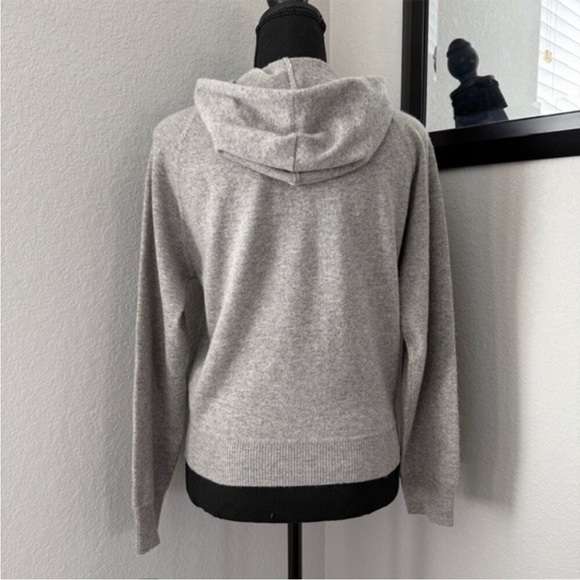 NEIMAN MARCUS 2 Pc Heather Gray Cashmere Lounge PJ Set Medium - Picture 4 of 13